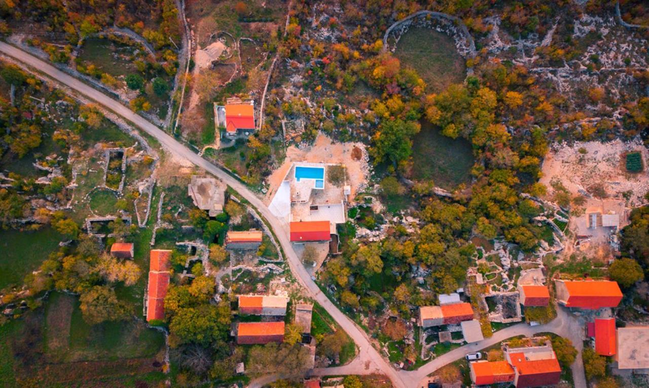 Dvori Stipanovi With Heated Pool And Jacuzzi Villa Donje Rascane Eksteriør bilde