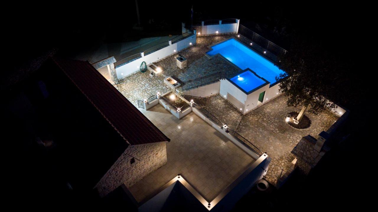 Dvori Stipanovi With Heated Pool And Jacuzzi Villa Donje Rascane Eksteriør bilde