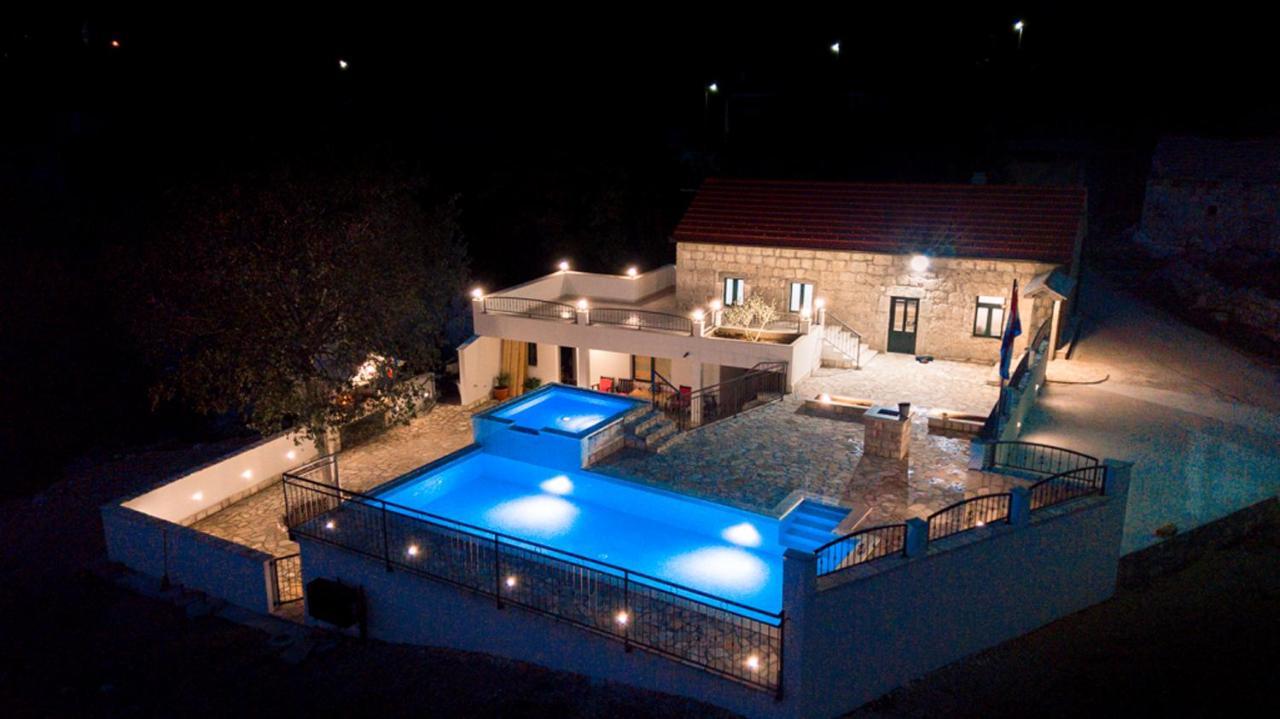 Dvori Stipanovi With Heated Pool And Jacuzzi Villa Donje Rascane Eksteriør bilde