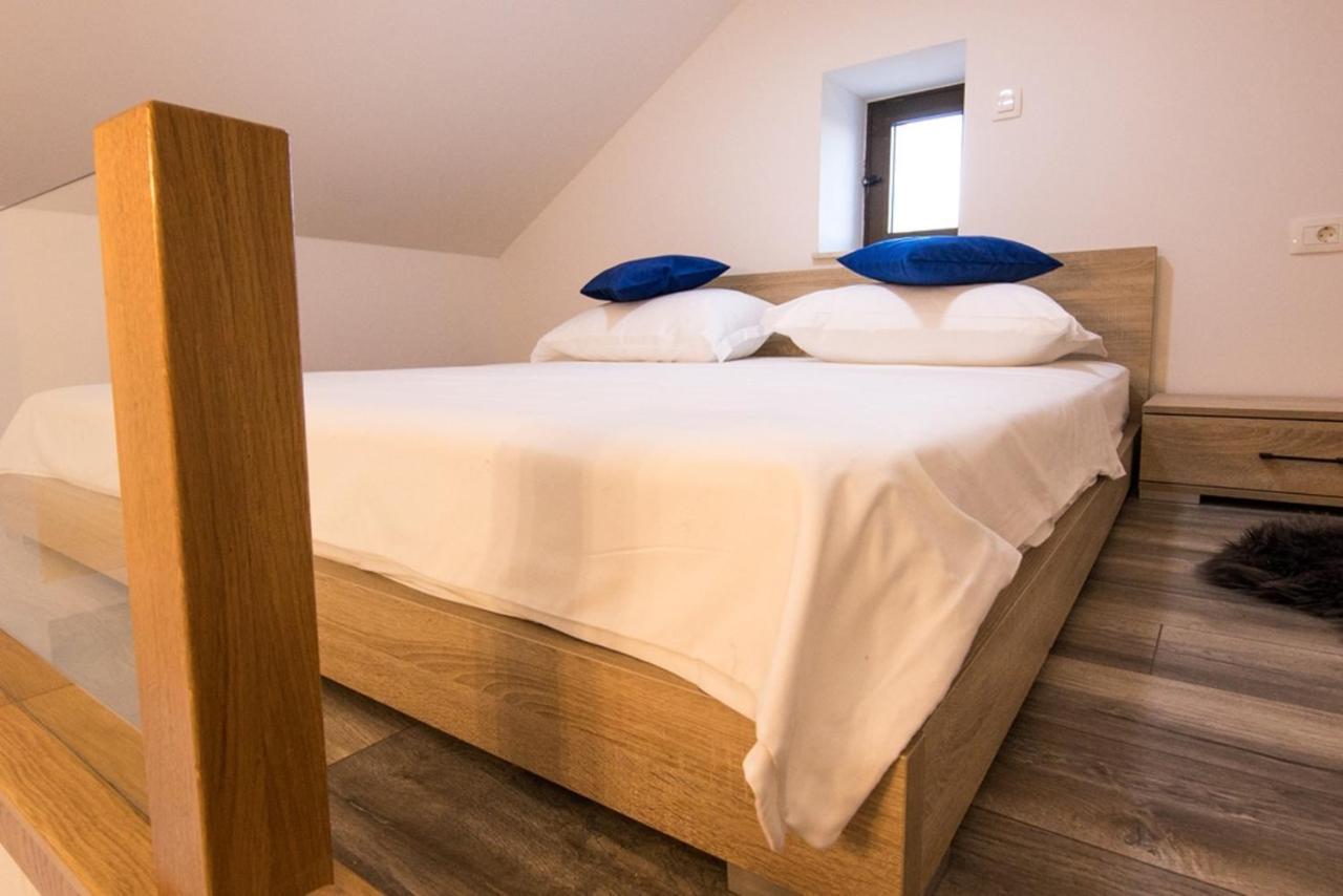 Dvori Stipanovi With Heated Pool And Jacuzzi Villa Donje Rascane Eksteriør bilde